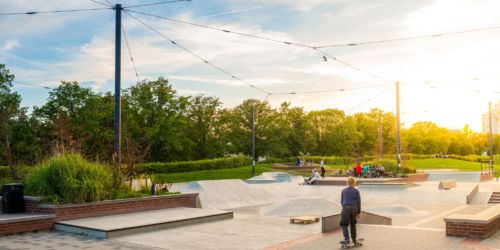 Spännstolpar från Moramast på Söderlyckan Skatepark i Lund. Foto: Kola Productions.