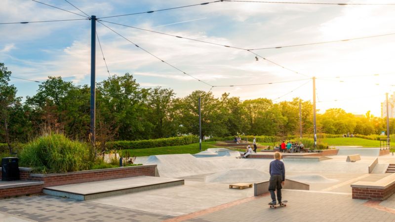 Spännstolpar från Moramast på Söderlyckan Skatepark i Lund. Foto: Kola Productions.