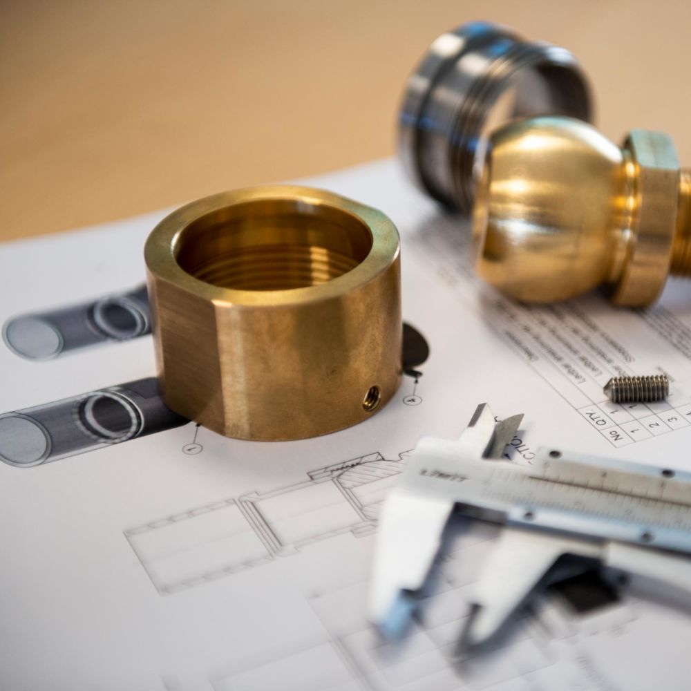 Ritning och verktyg. Foto: Kola Productions.