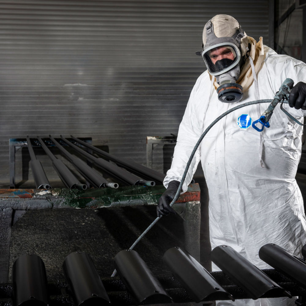 Våtlackering med MM Coat hos Alucrom. Foto: Kola Productions.