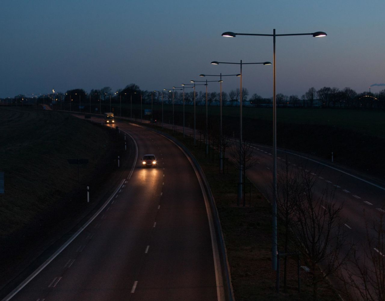 Koniska stolpar från Moramast längs Österleden, Helsingborg. Foto: Kola Productions.>