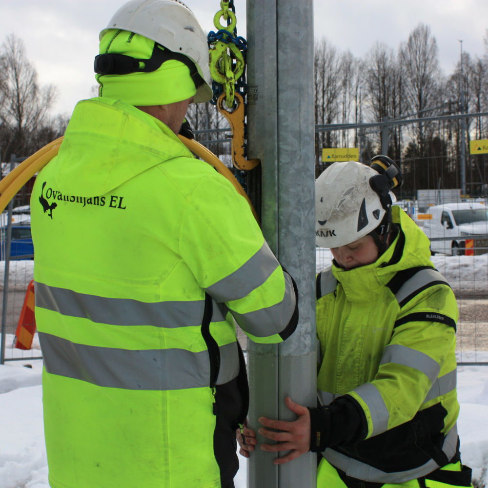 Montering av Absorbentstolpen på Genomfart Mora