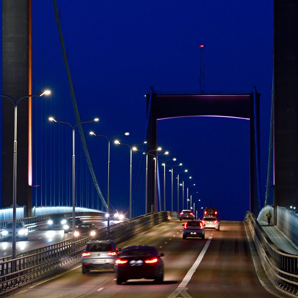 Eftergivliga och energiabsorberande Absorbentstolpar från Moramast på Älvsborgsbron, Göteborg. Foto: Göran Assner.