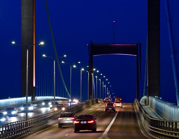 Eftergivliga och energiabsorberande Absorbentstolpar från Moramast på Älvsborgsbron, Göteborg. Foto: Göran Assner.