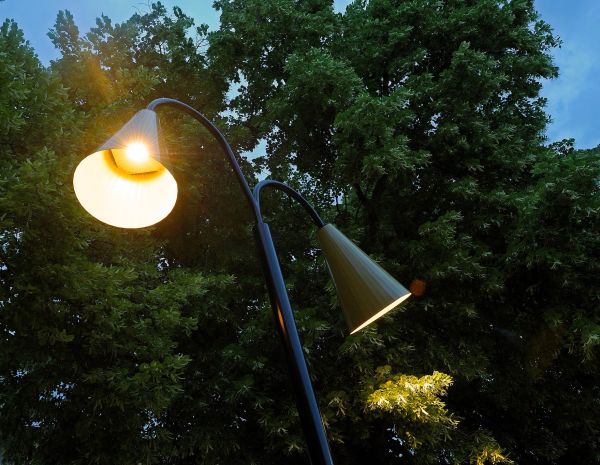 Kundanpassad stolpe från Moramast i parken Snickarplan, Uppsala. Foto: Göran Assner.