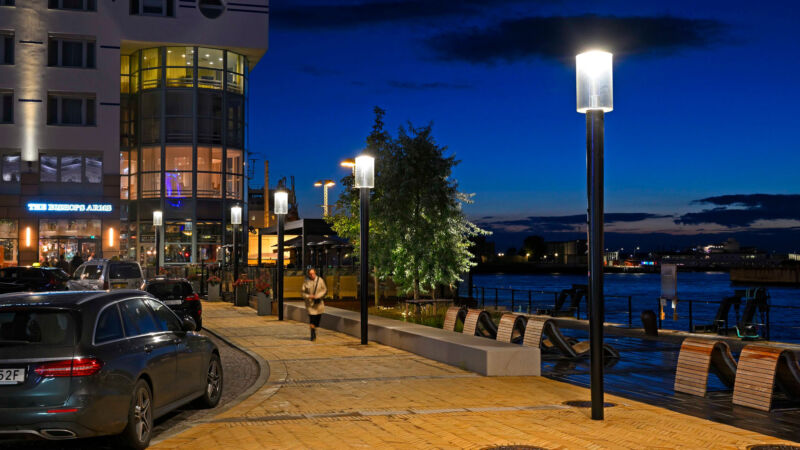 Specialstolpar från Moramast på Kungstorget i Helsingborg. Foto: Göran Assner.