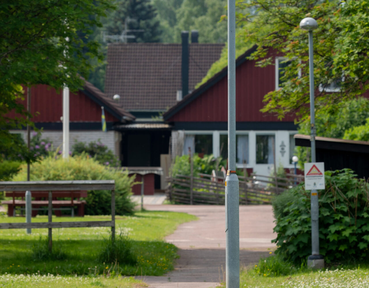 Standardstolpar från Moramast som står i Mora. Foto: Kola Productions.>