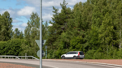 Moramast Safebase på standardstolpe i rondell i Noret, Mora. Foto: Kola Productions.