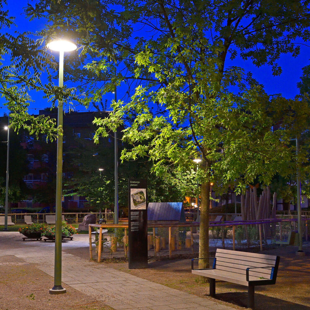 Stolpar från Moramast i Eneborgsplatsen i Helsingborg. Foto: Göran Assner.