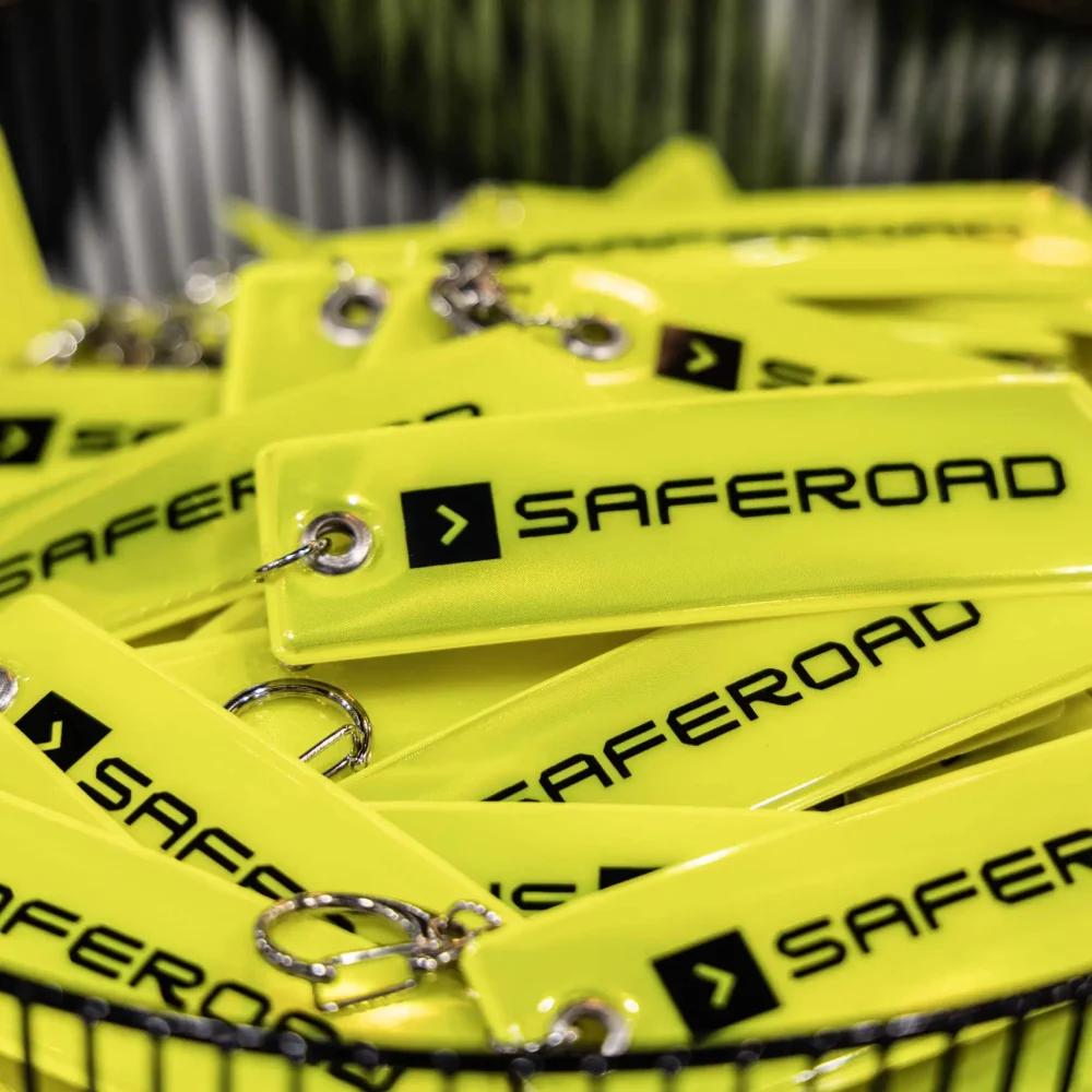 Reflexer med Saferoads logotyp på