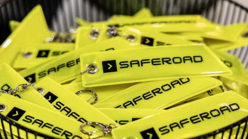 Reflexer med Saferoads logotyp på