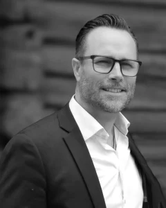 Jonathan Matti, Försäljningschef